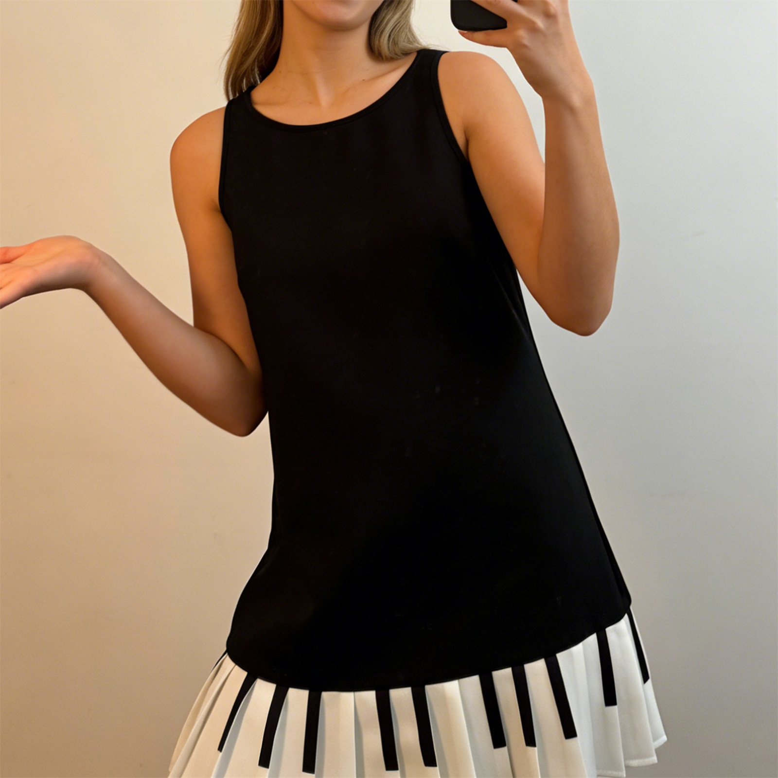 Y2K Backless Halter Mini Dress - เดรสสั้นทรงเข้ารูปสไตล์วินเทจลายคีย์เปียโน Y2K สำหรับผู้หญิง แนวดนตรี ยุค 2000