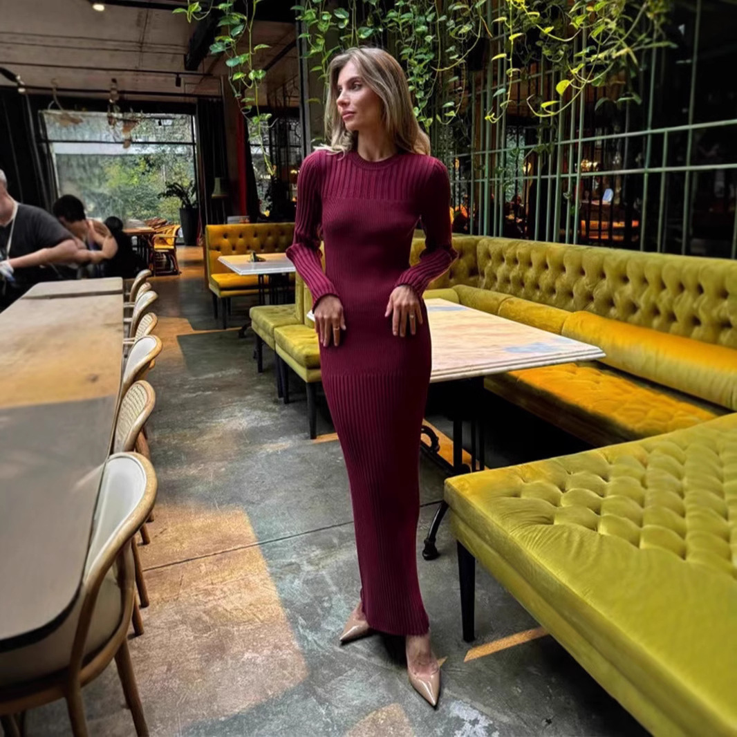 เดรสยาวทรงเข้ารูป แขนยาว คอโอ  - Bodycon Long Sleeve Ribbed Dress บทวิจารณ์และราคา