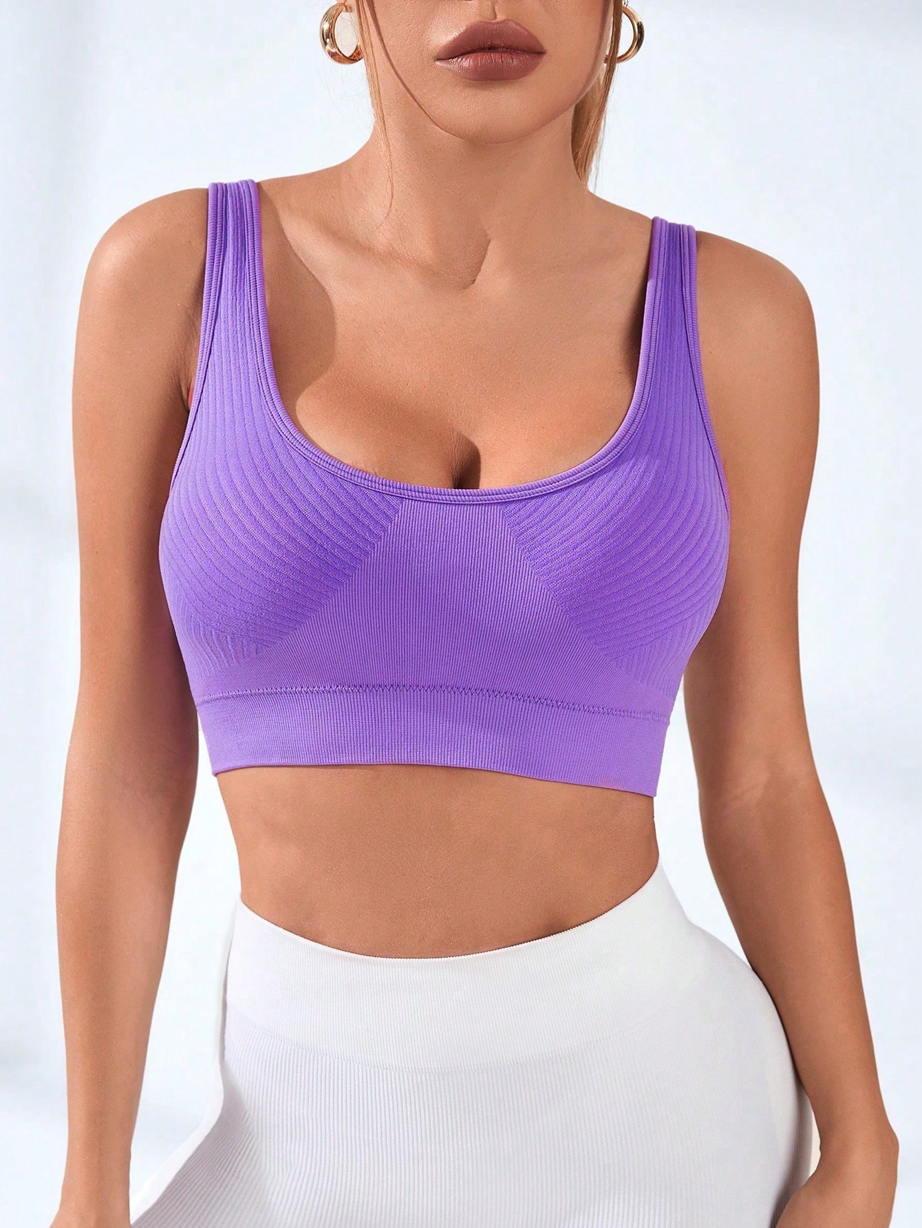 เสื้อชั้นในกีฬาผู้หญิงแบบไร้ตะ - Seamless Ribbed Workout Tank Top บทวิจารณ์และราคา