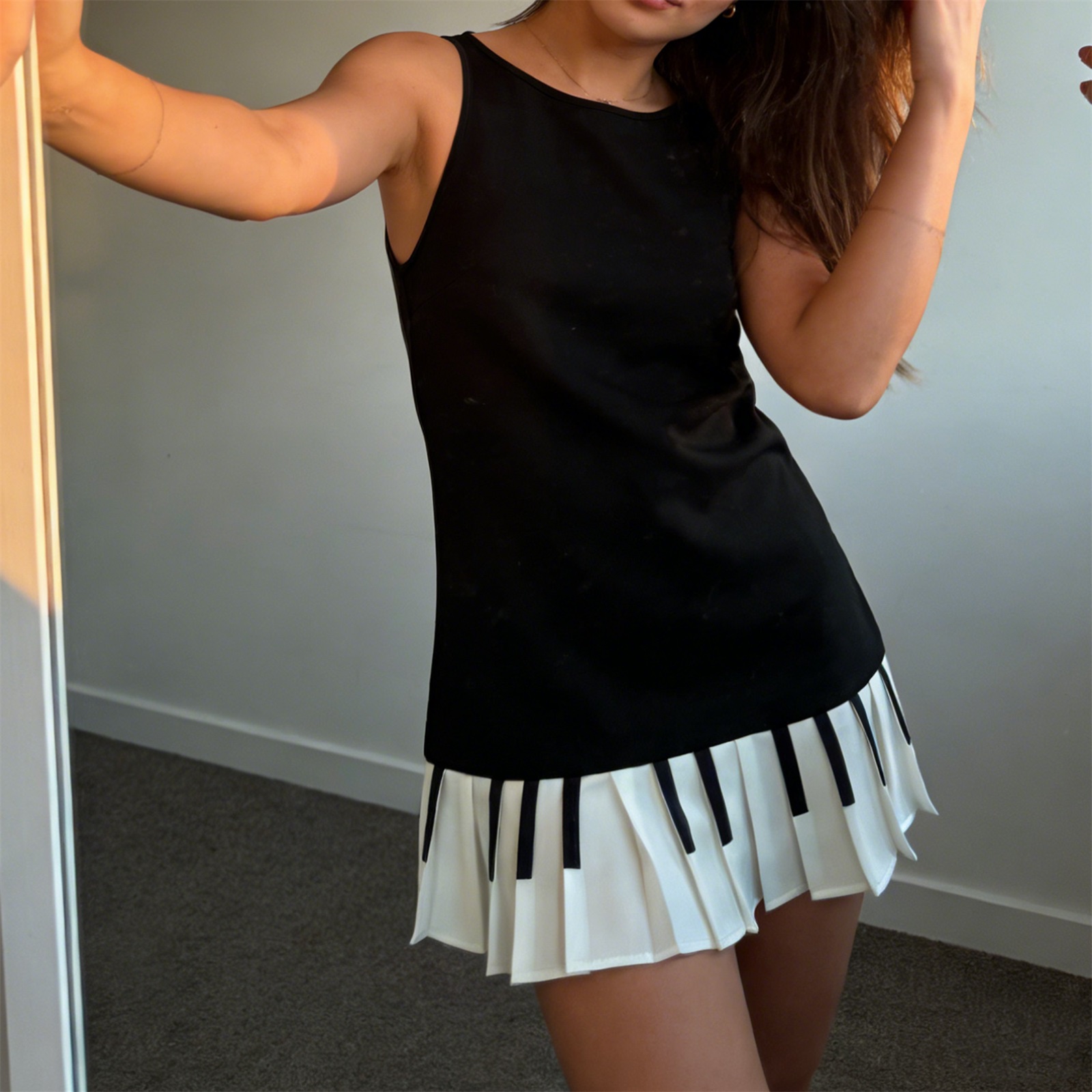 เดรสสั้นทรงเข้ารูปสไตล์วินเทจล - Y2K Backless Halter Mini Dress บทวิจารณ์และราคา